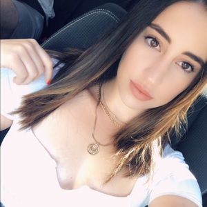 Meet your Posher, Maria elisa